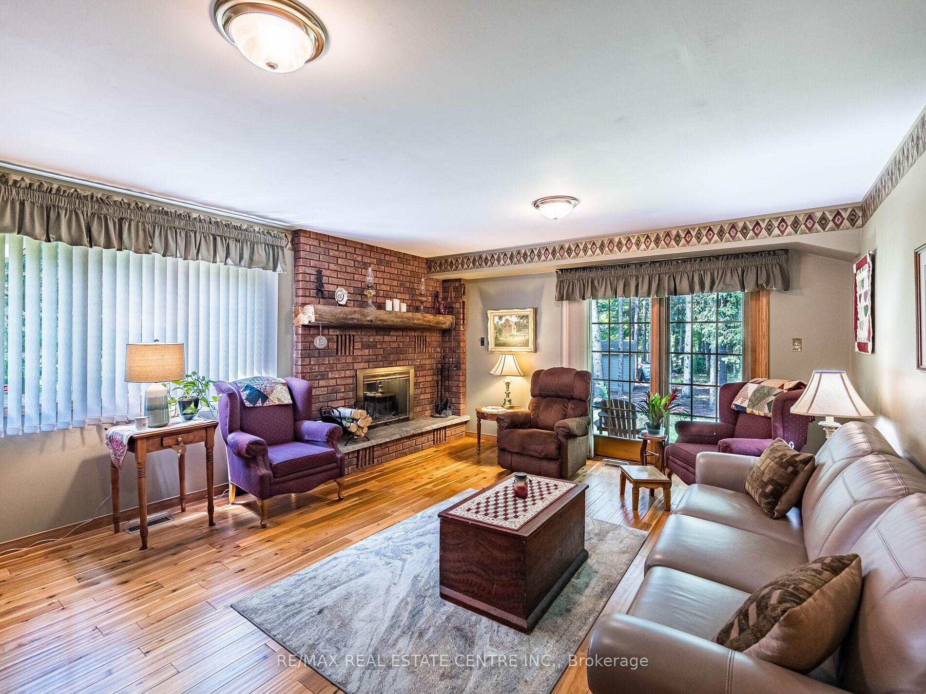Photo 8 of 18 Damascus Drive, Caledon, Caledon East — HOMEH