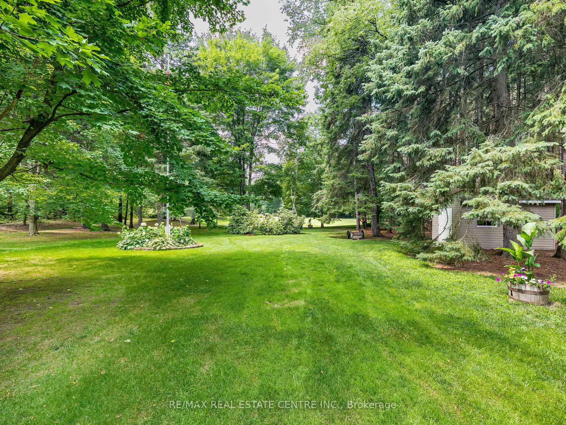Photo 36 of 18 Damascus Drive, Caledon, Caledon East — HOMEH