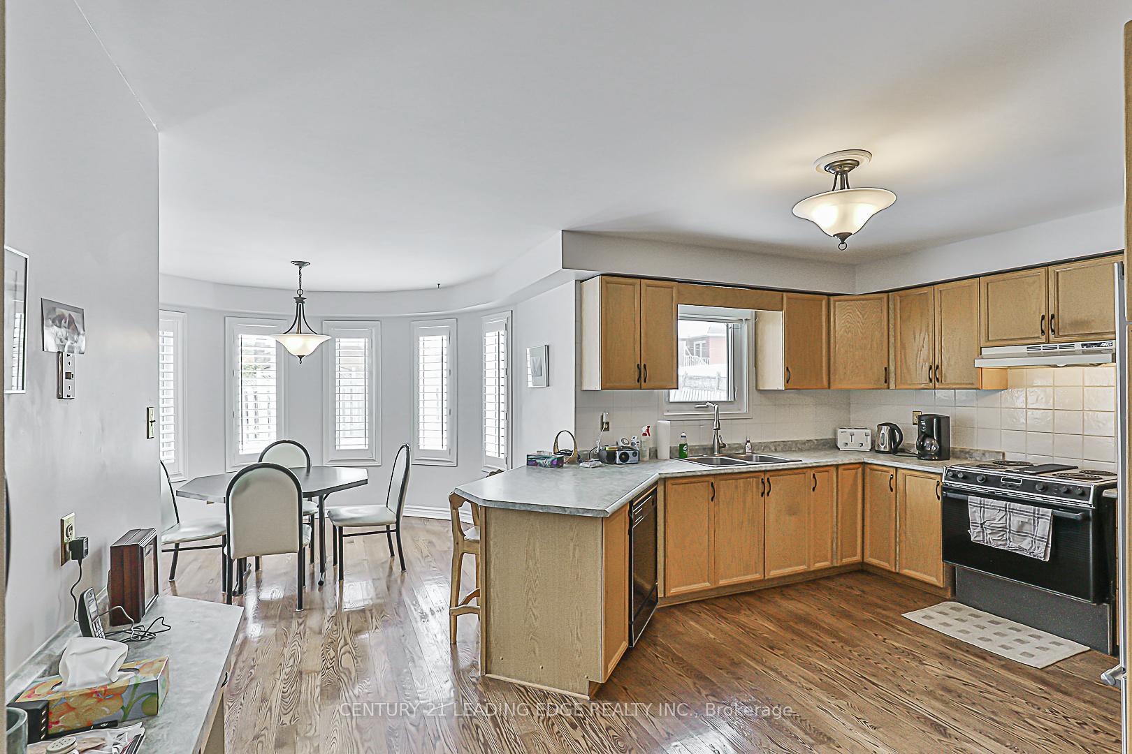 Photo 7 of 30 Wigston Court, Whitby, Rolling Acres — HOMEH