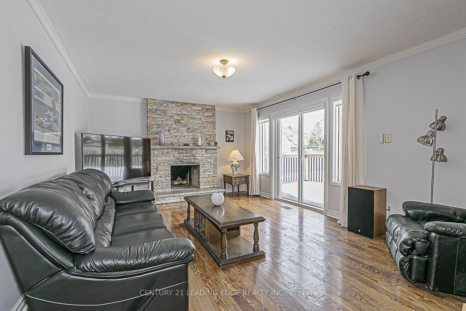 Photo 12 of 30 Wigston Court, Whitby, Rolling Acres — HOMEH