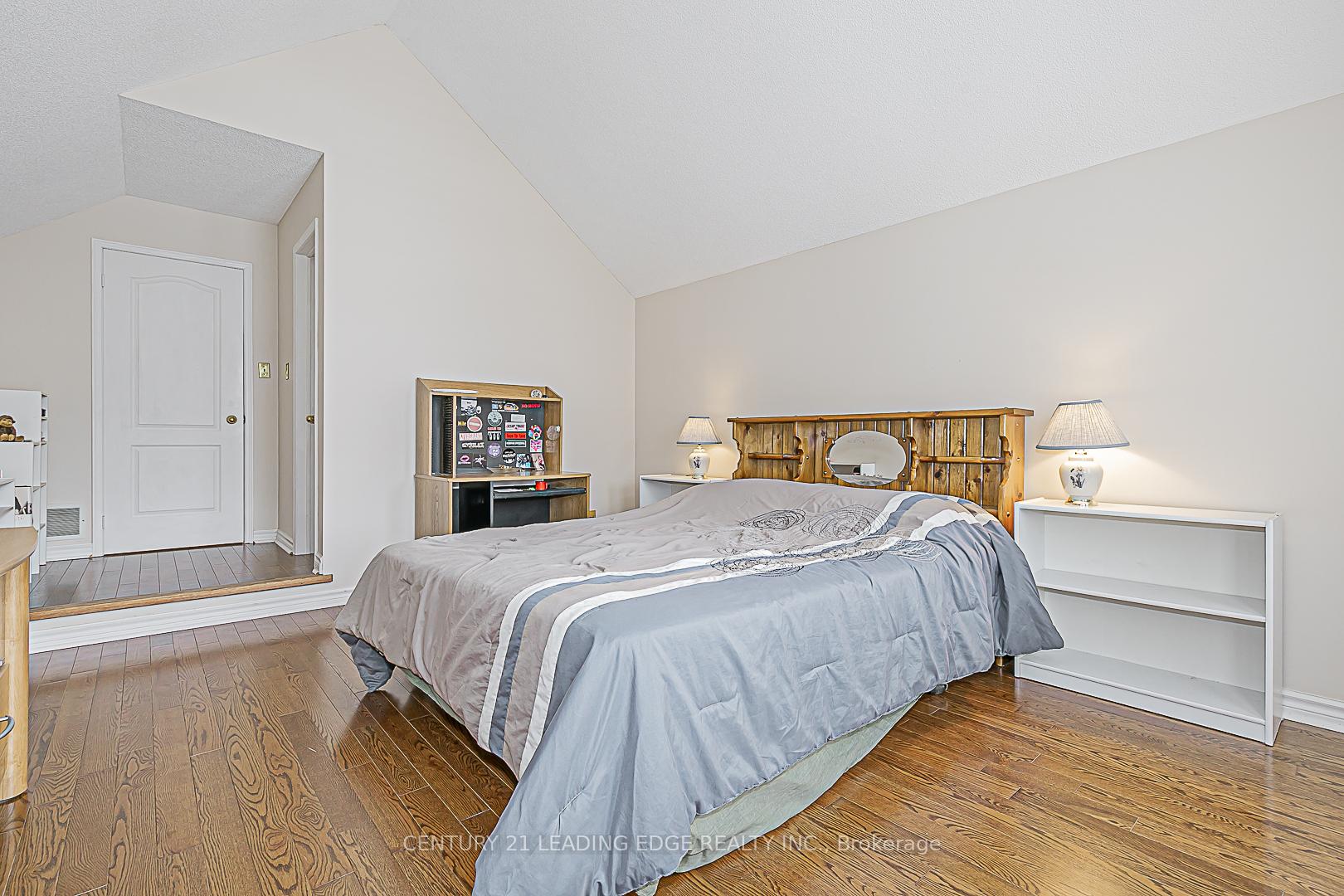 Photo 16 of 30 Wigston Court, Whitby, Rolling Acres — HOMEH