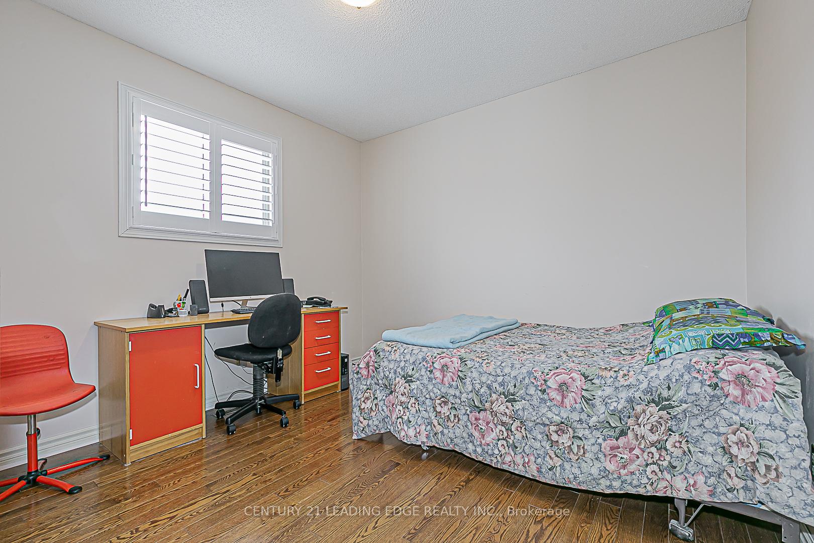 Photo 10 of 30 Wigston Court, Whitby, Rolling Acres — HOMEH