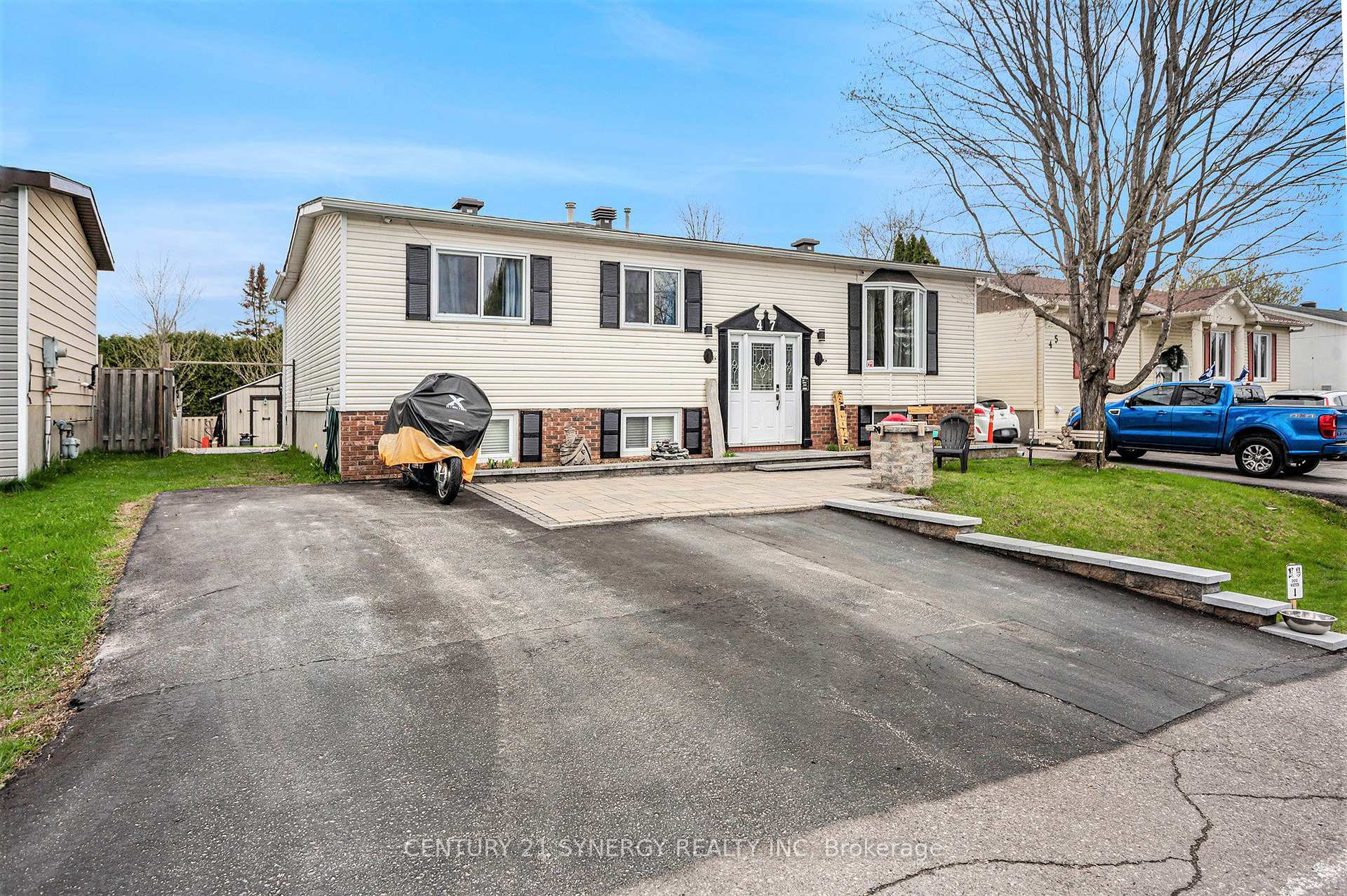 Photo 3 of 47 Fringewood Drive, Ottawa, Fringewood — HOMEH