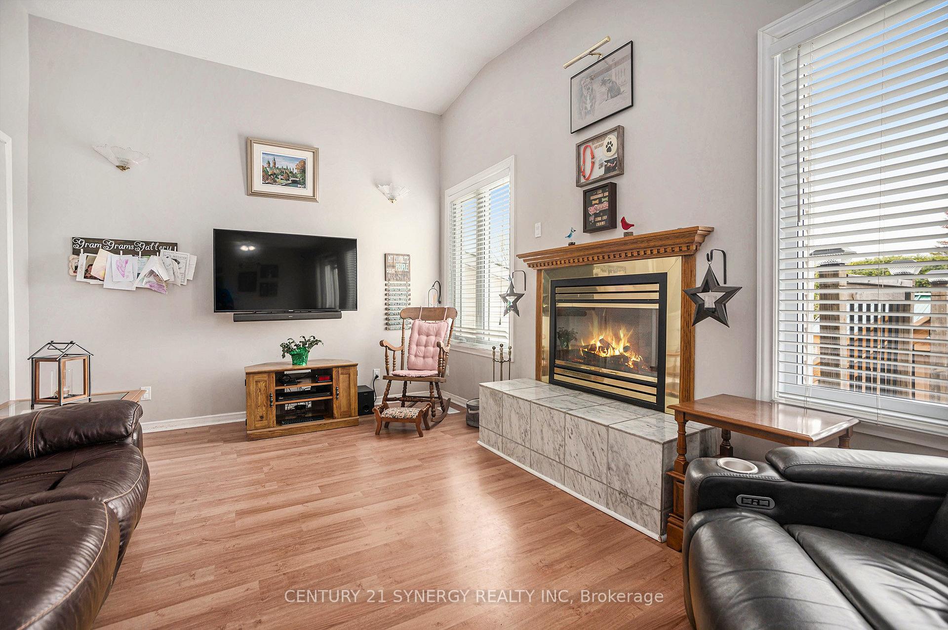 Photo 5 of 47 Fringewood Drive, Ottawa, Fringewood — HOMEH