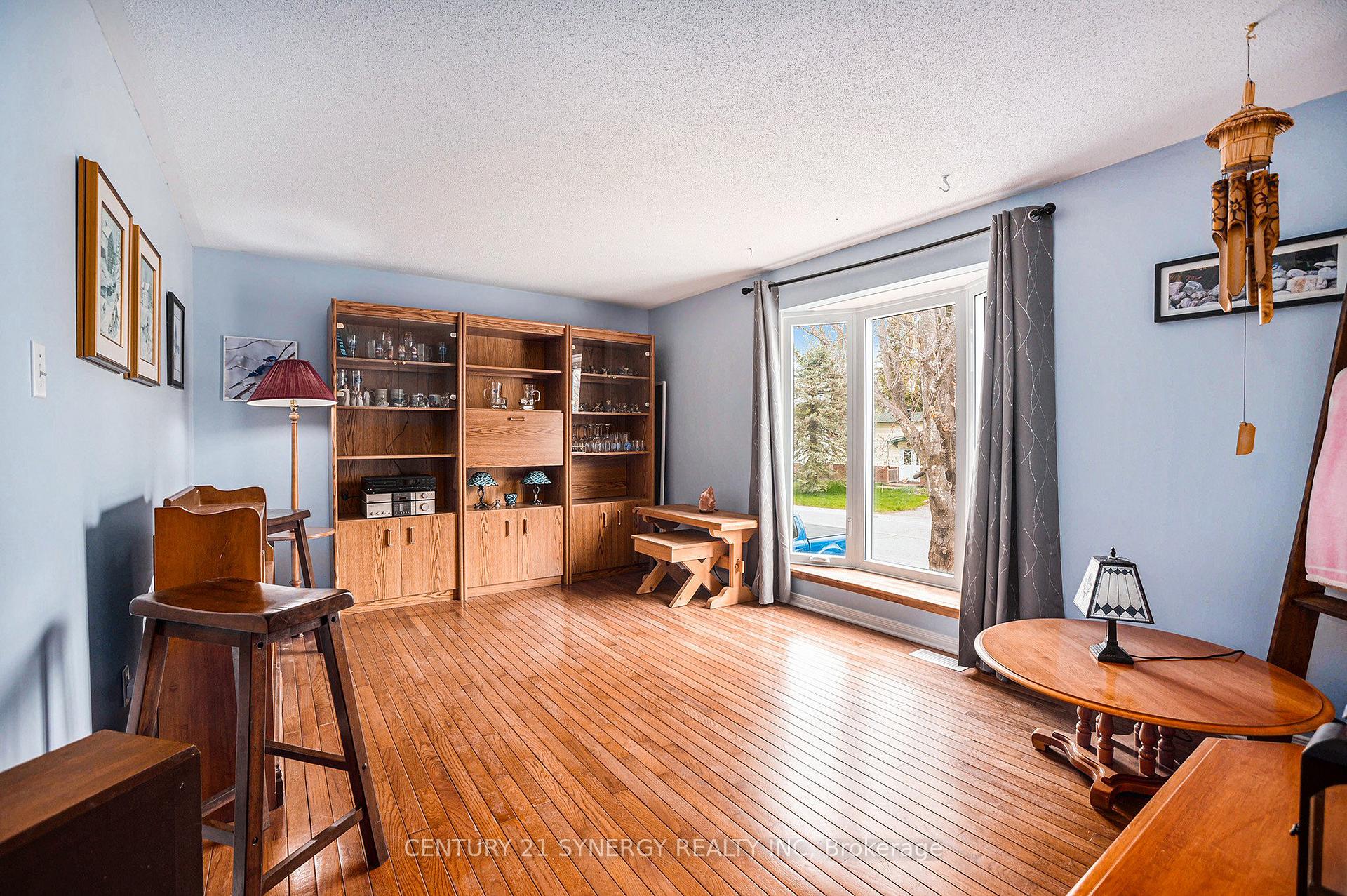 Photo 24 of 47 Fringewood Drive, Ottawa, Fringewood — HOMEH