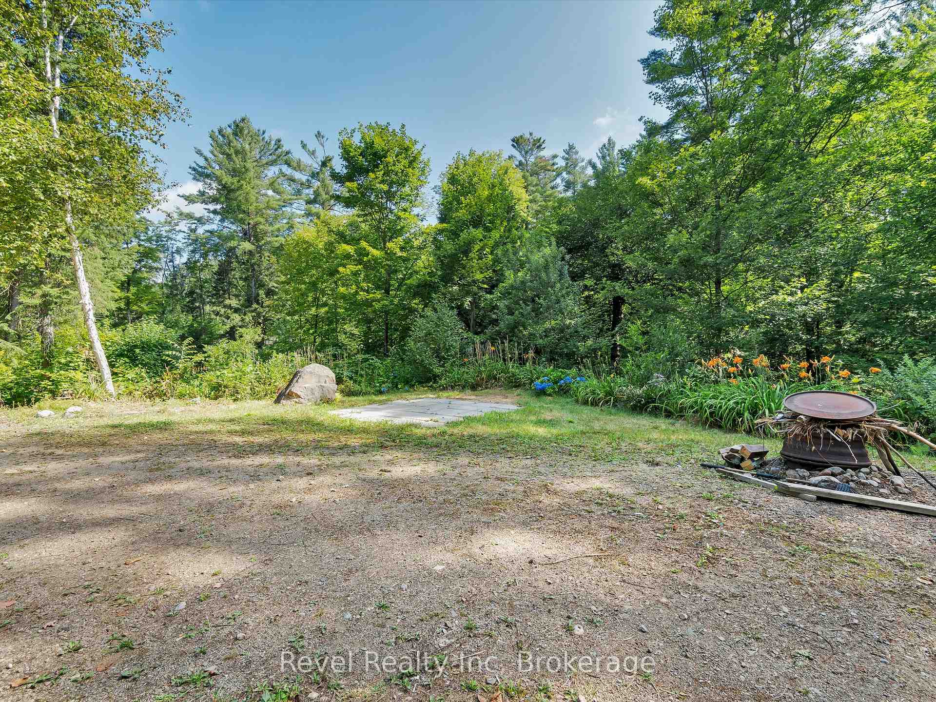Photo 5 of 2762 118 Highway E, Bracebridge, Oakley — HOMEH