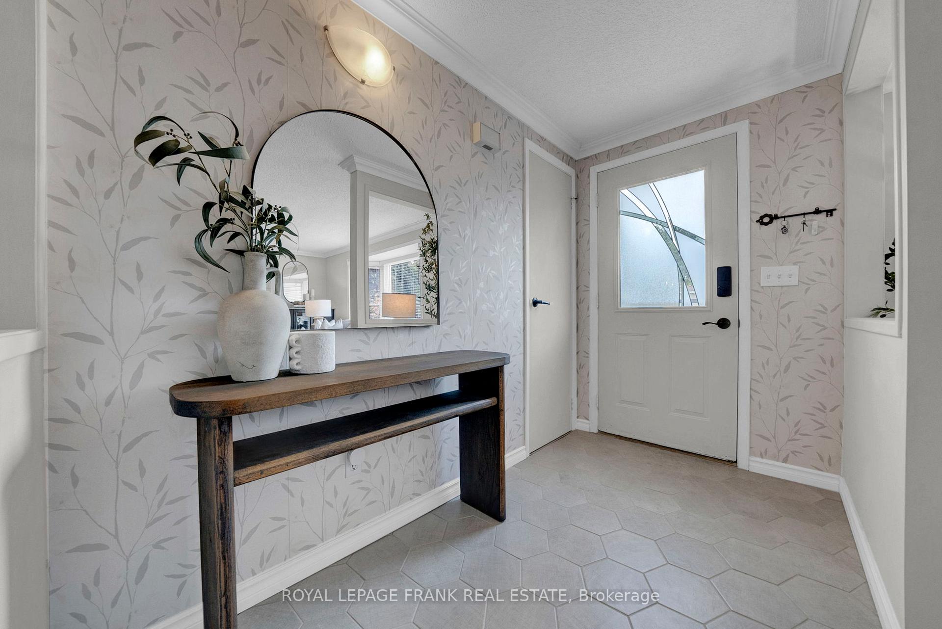 Photo 24 of 26 Pineridge Crescent, Clarington, Newcastle — HOMEH