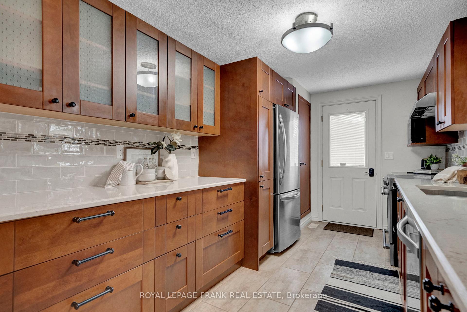 Photo 9 of 26 Pineridge Crescent, Clarington, Newcastle — HOMEH