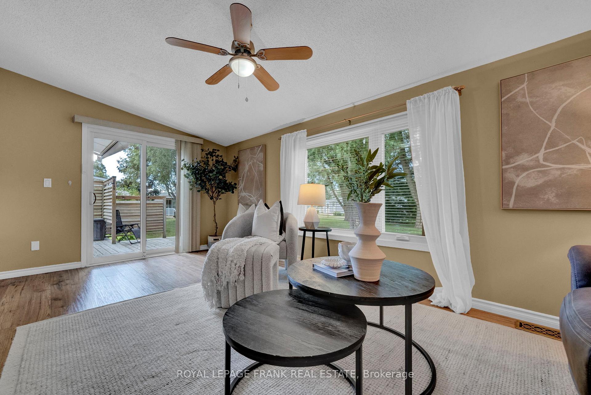 Photo 5 of 26 Pineridge Crescent, Clarington, Newcastle — HOMEH
