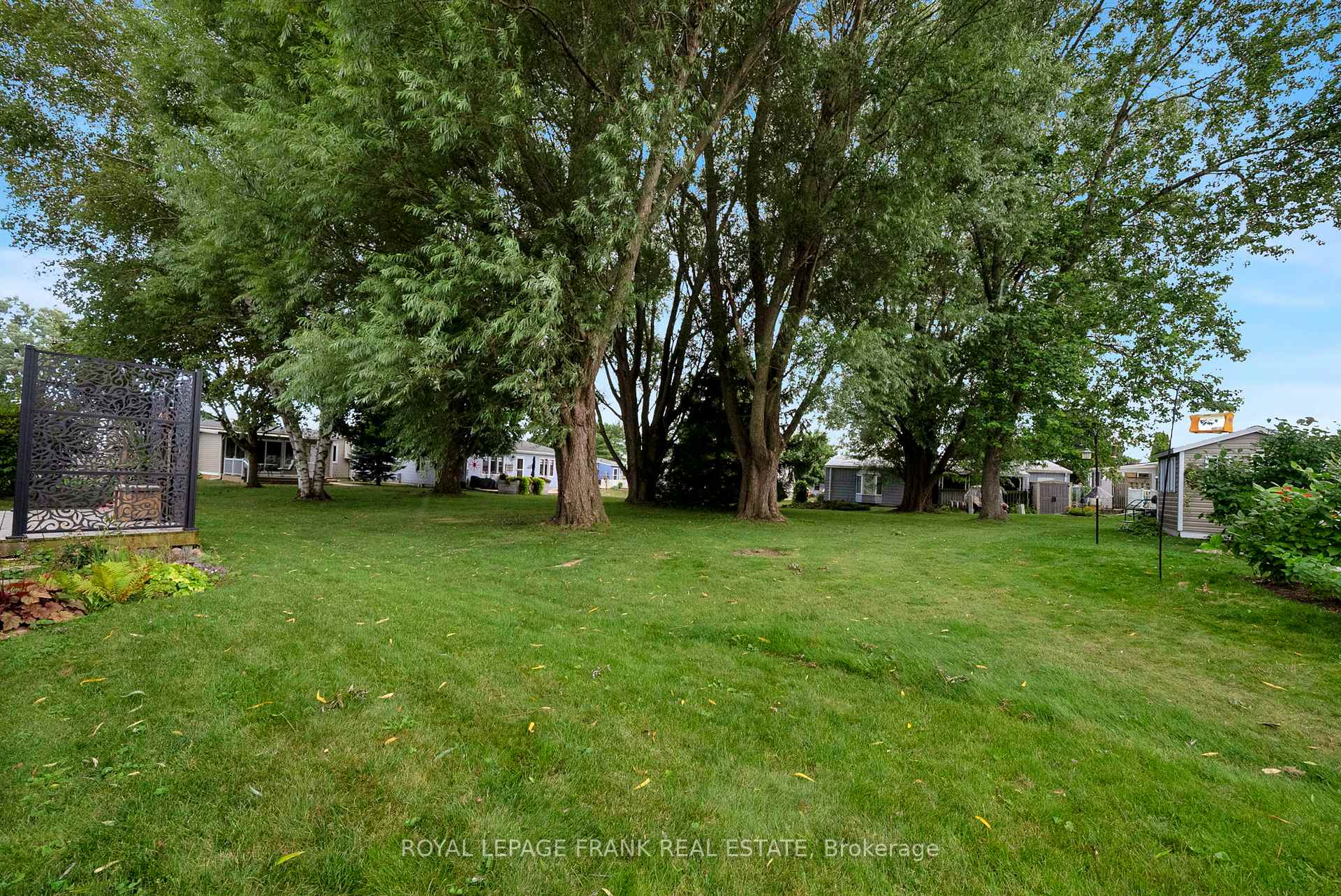 Photo 16 of 26 Pineridge Crescent, Clarington, Newcastle — HOMEH