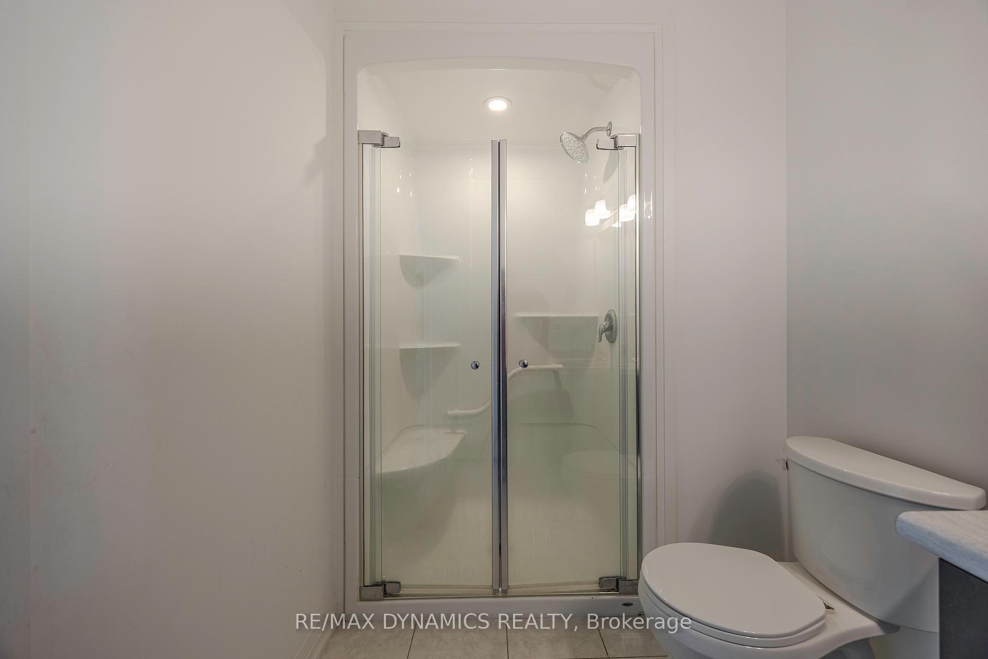 Photo 15 of 249 Bur Oak Drive, Thorold, Confederation Heights — HOMEH