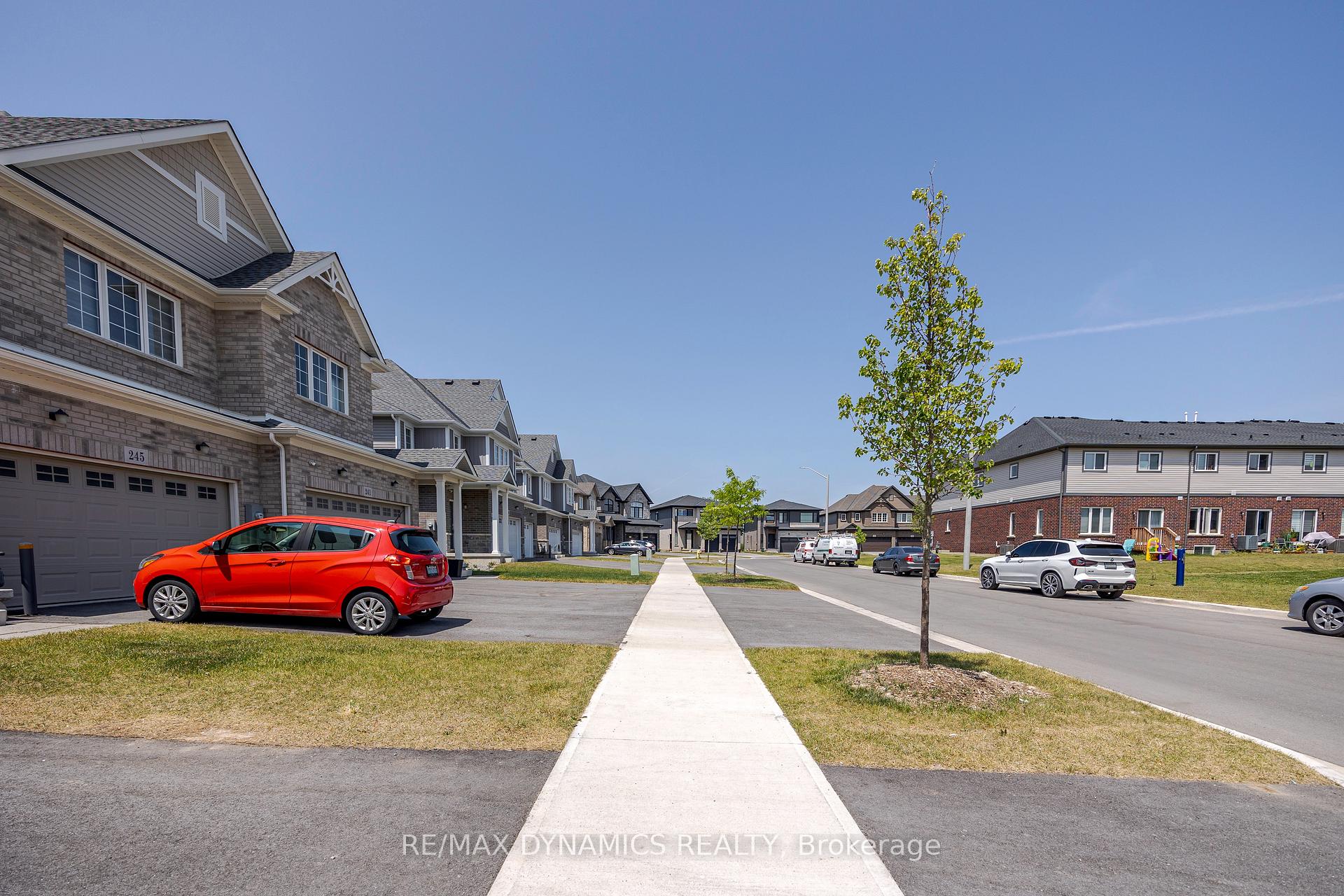 Photo 19 of 249 Bur Oak Drive, Thorold, Confederation Heights — HOMEH