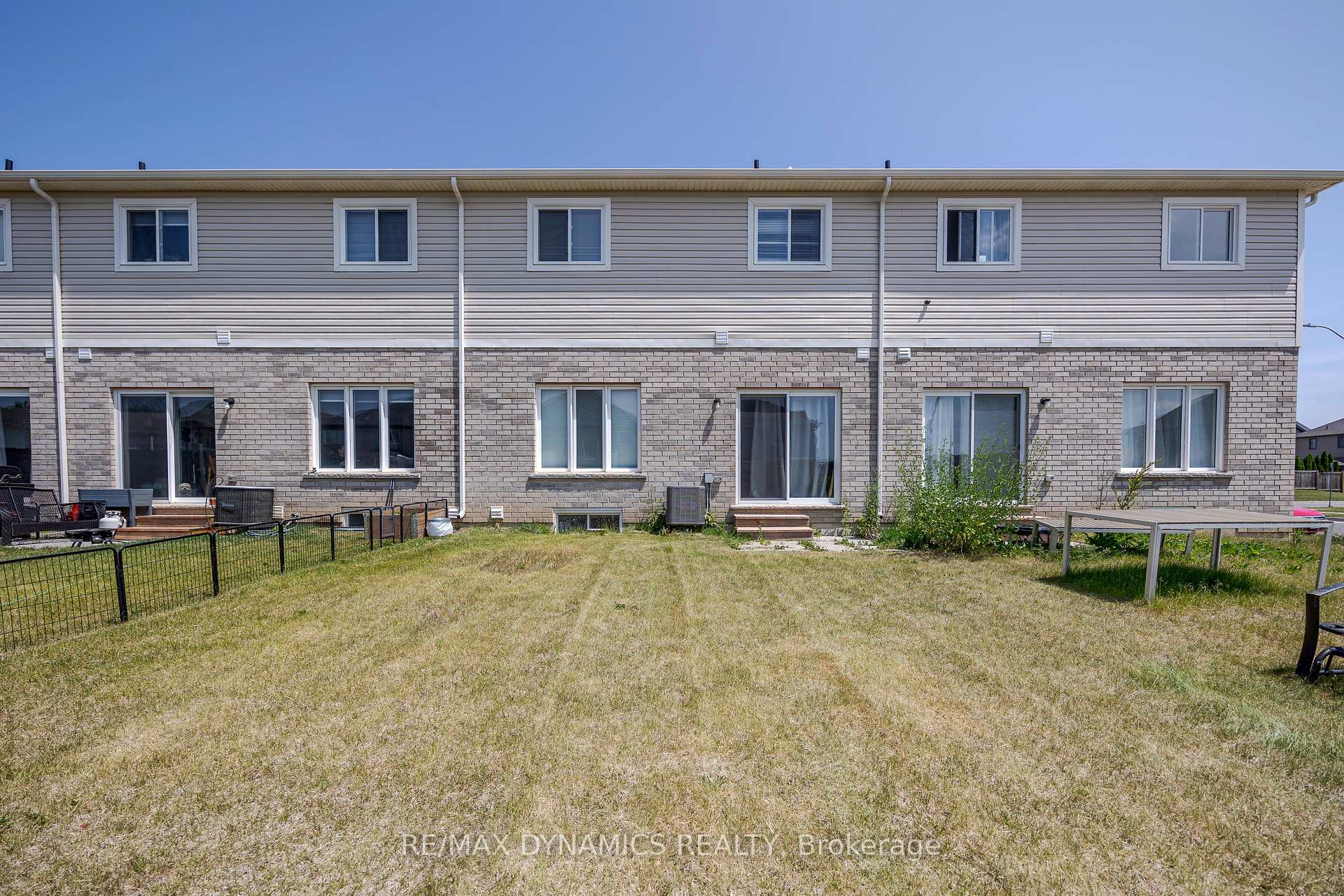 Photo 22 of 249 Bur Oak Drive, Thorold, Confederation Heights — HOMEH