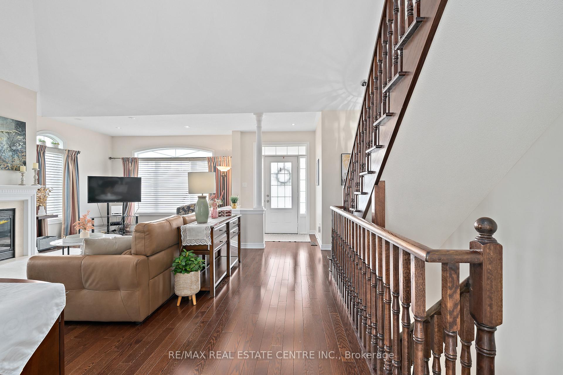 Photo 16 of 48 Garrison Square, Halton Hills, Georgetown — HOMEH