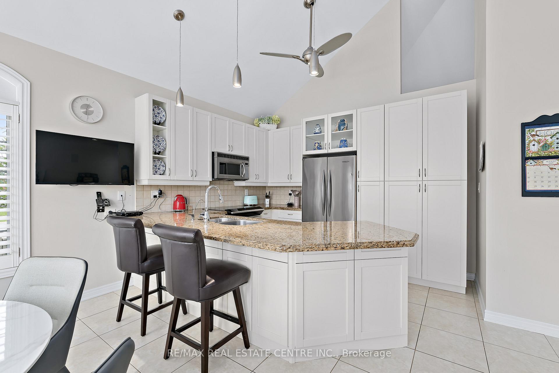 Photo 10 of 48 Garrison Square, Halton Hills, Georgetown — HOMEH