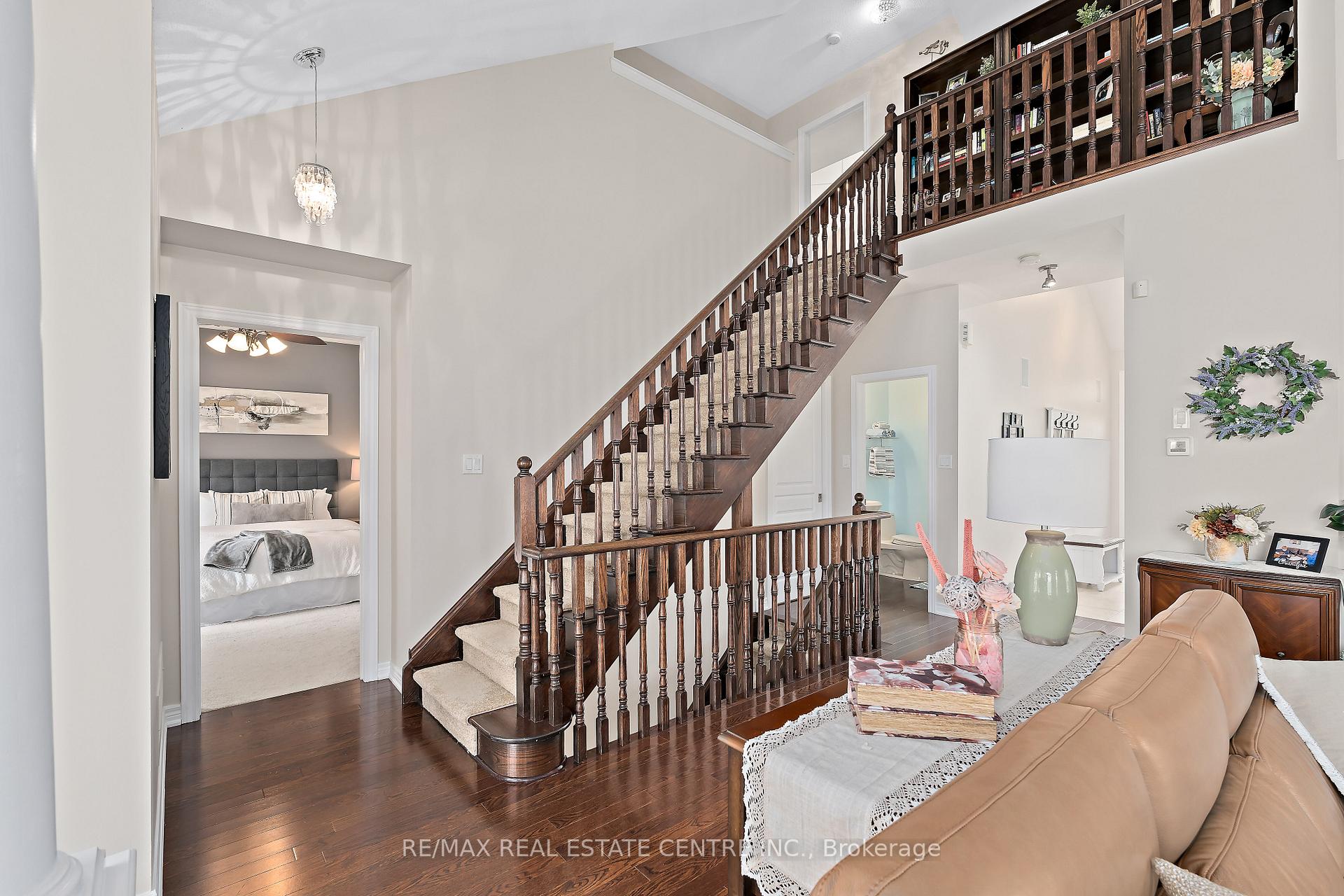 Photo 12 of 48 Garrison Square, Halton Hills, Georgetown — HOMEH