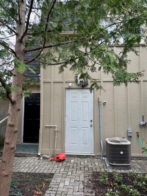 Photo 10 of 148 Borden Street, Toronto, University — HOMEH