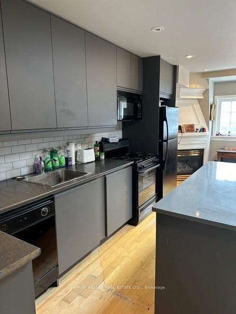 Photo 7 of 148 Borden Street, Toronto, University — HOMEH