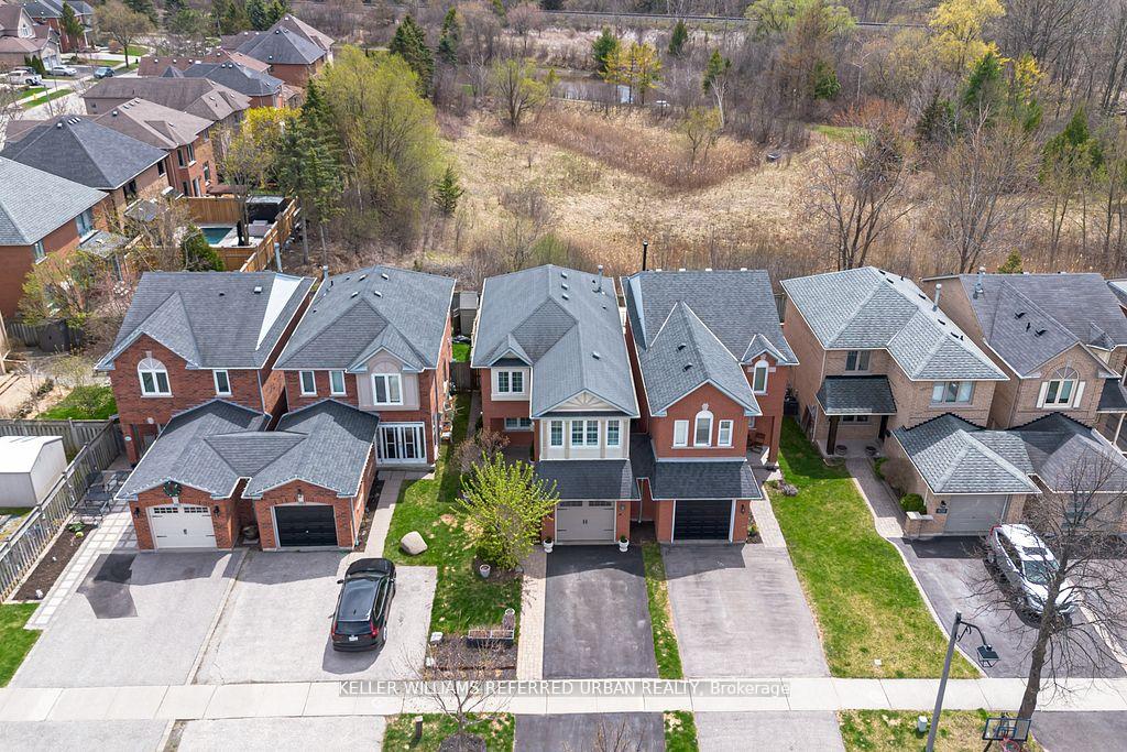 Photo 32 of 105 White Pine Crescent, Pickering, Highbush — HOMEH