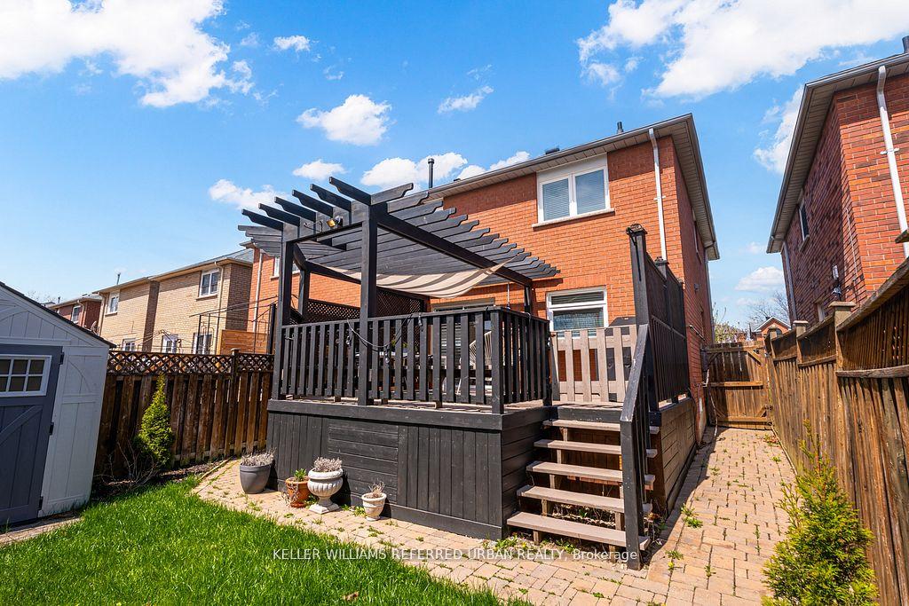 Photo 44 of 105 White Pine Crescent, Pickering, Highbush — HOMEH