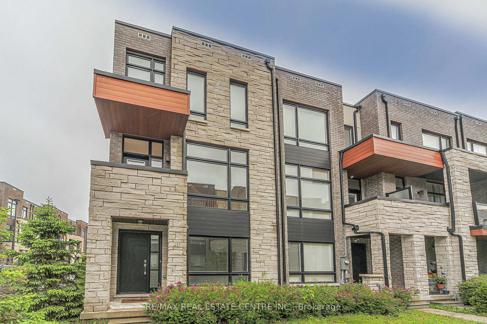 Front of 41 Gerussi Street