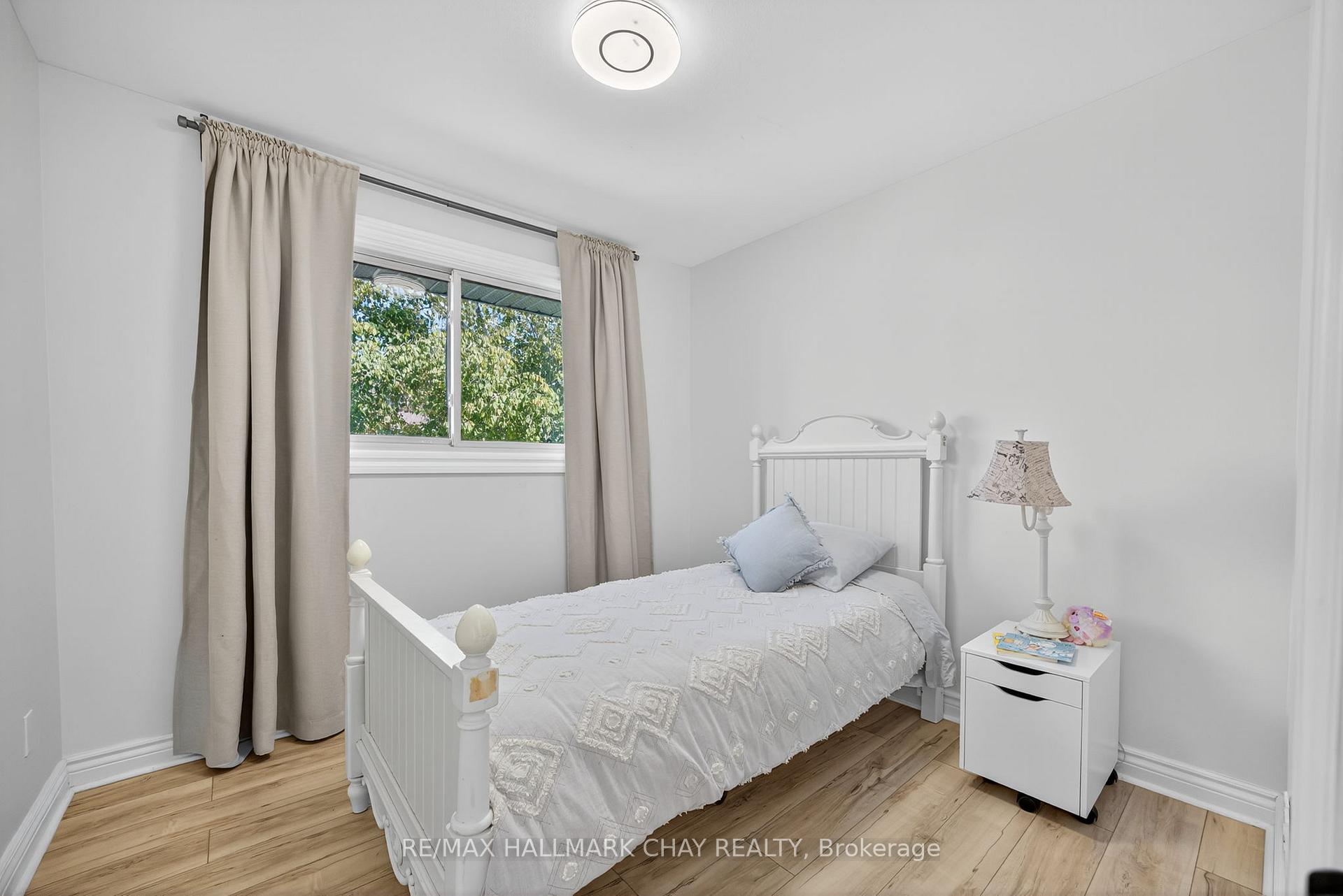 Photo 13 of 207 Merrett Drive, Barrie, Painswick North — HOMEH