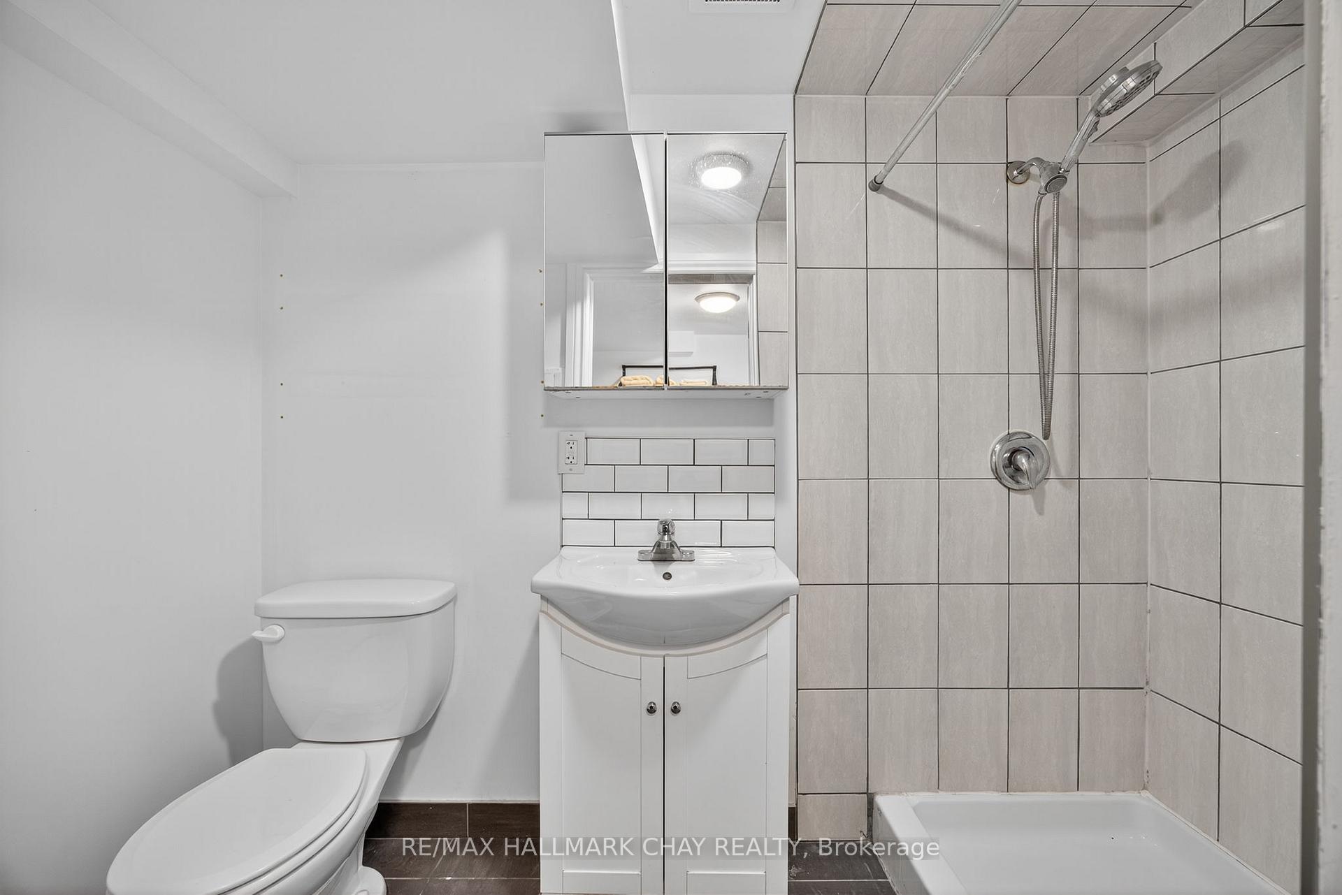 Photo 4 of 207 Merrett Drive, Barrie, Painswick North — HOMEH
