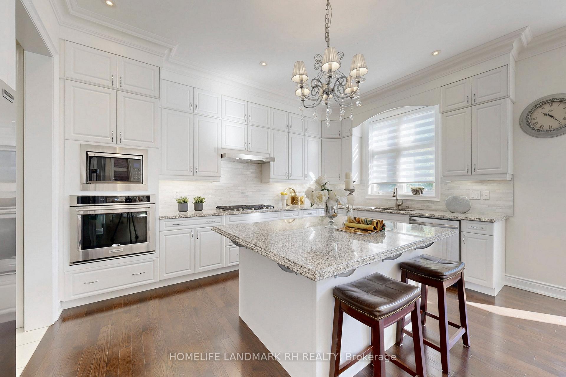 Photo 9 of 110 Novan Crescent, Aurora, Rural Aurora — HOMEH