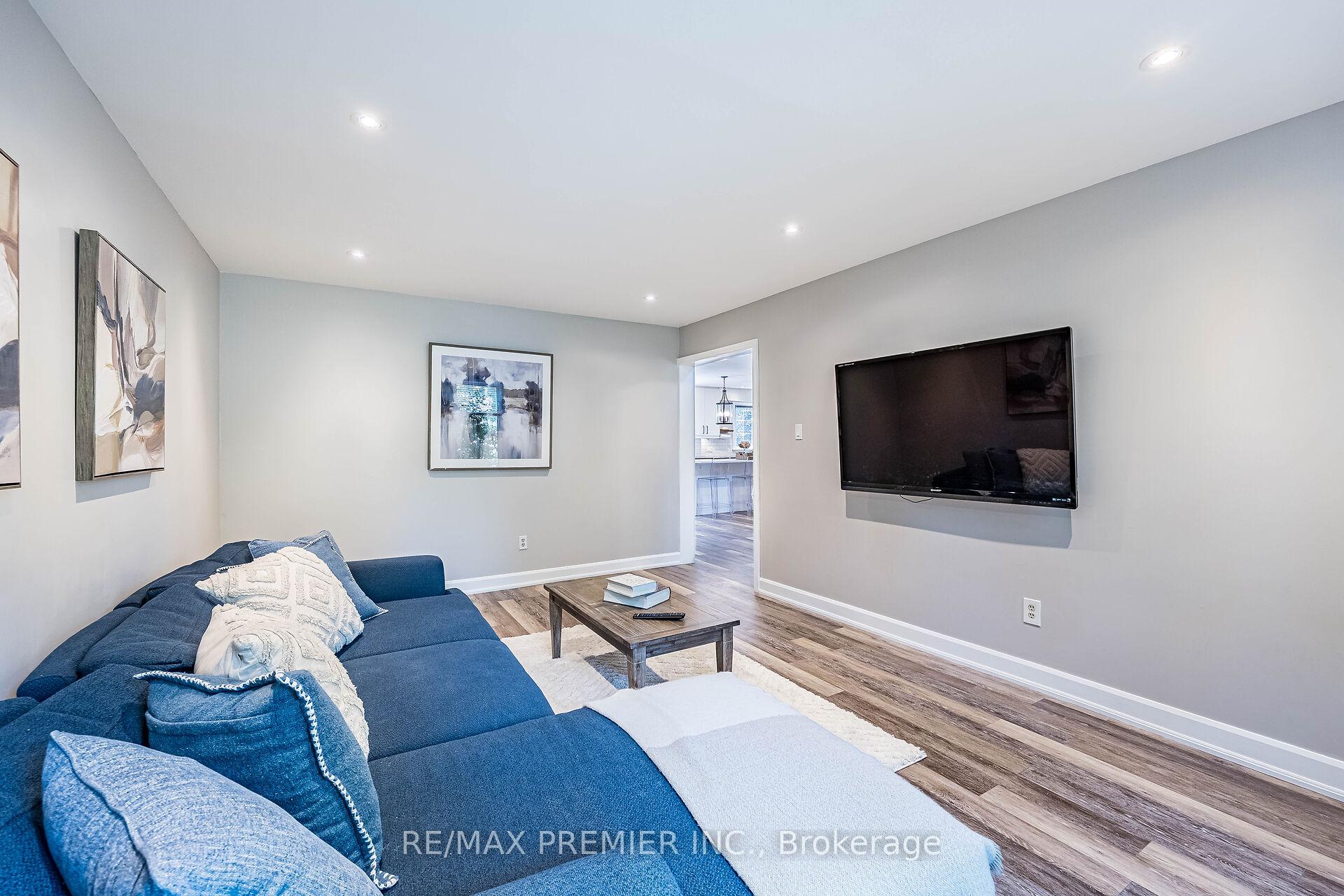 Photo 2 of 355 Hersey Crescent, Caledon, Bolton North — HOMEH