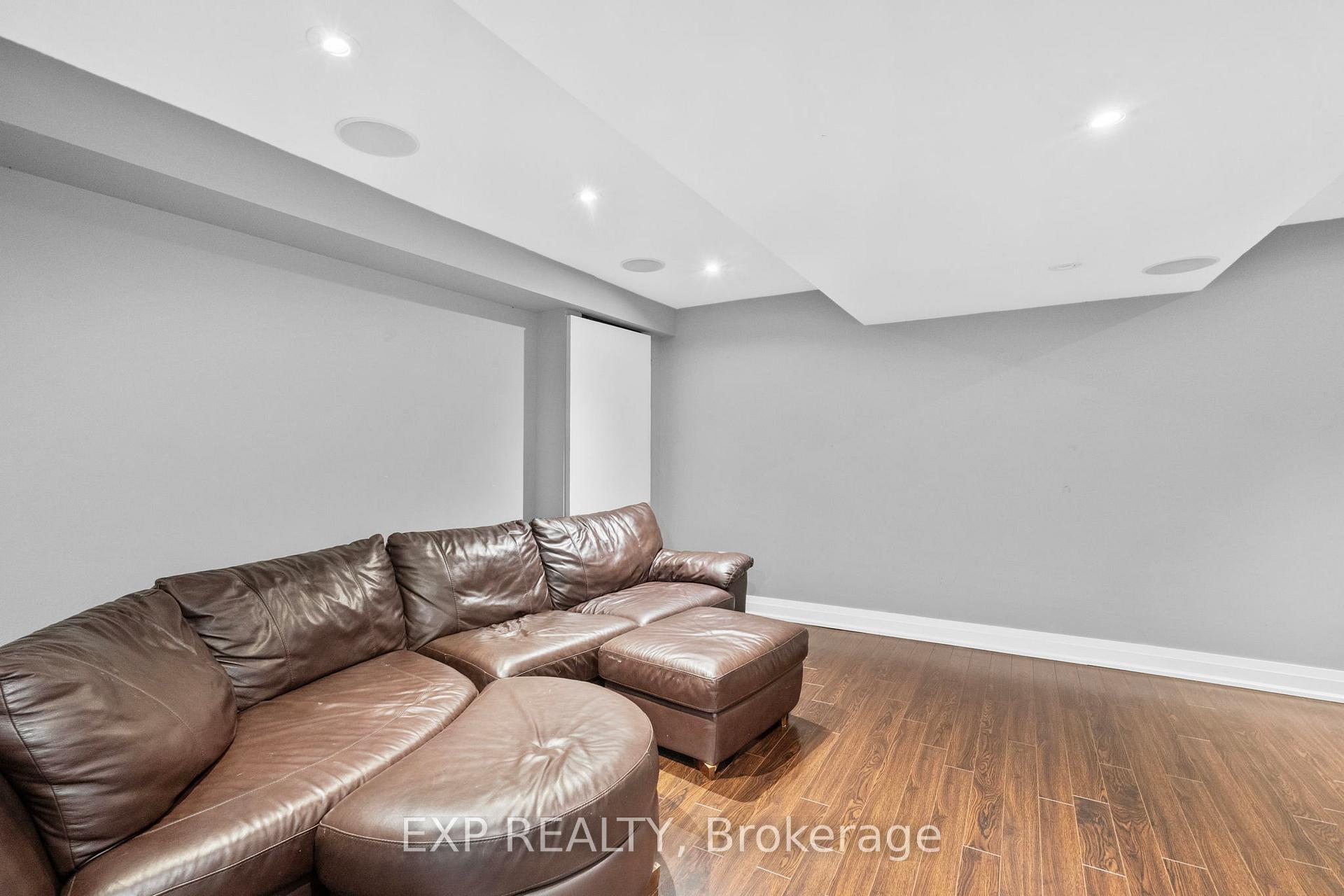 Photo 17 of 20 James Joyce Drive, Markham, Victoria Manor-Jennings Gate — HOMEH