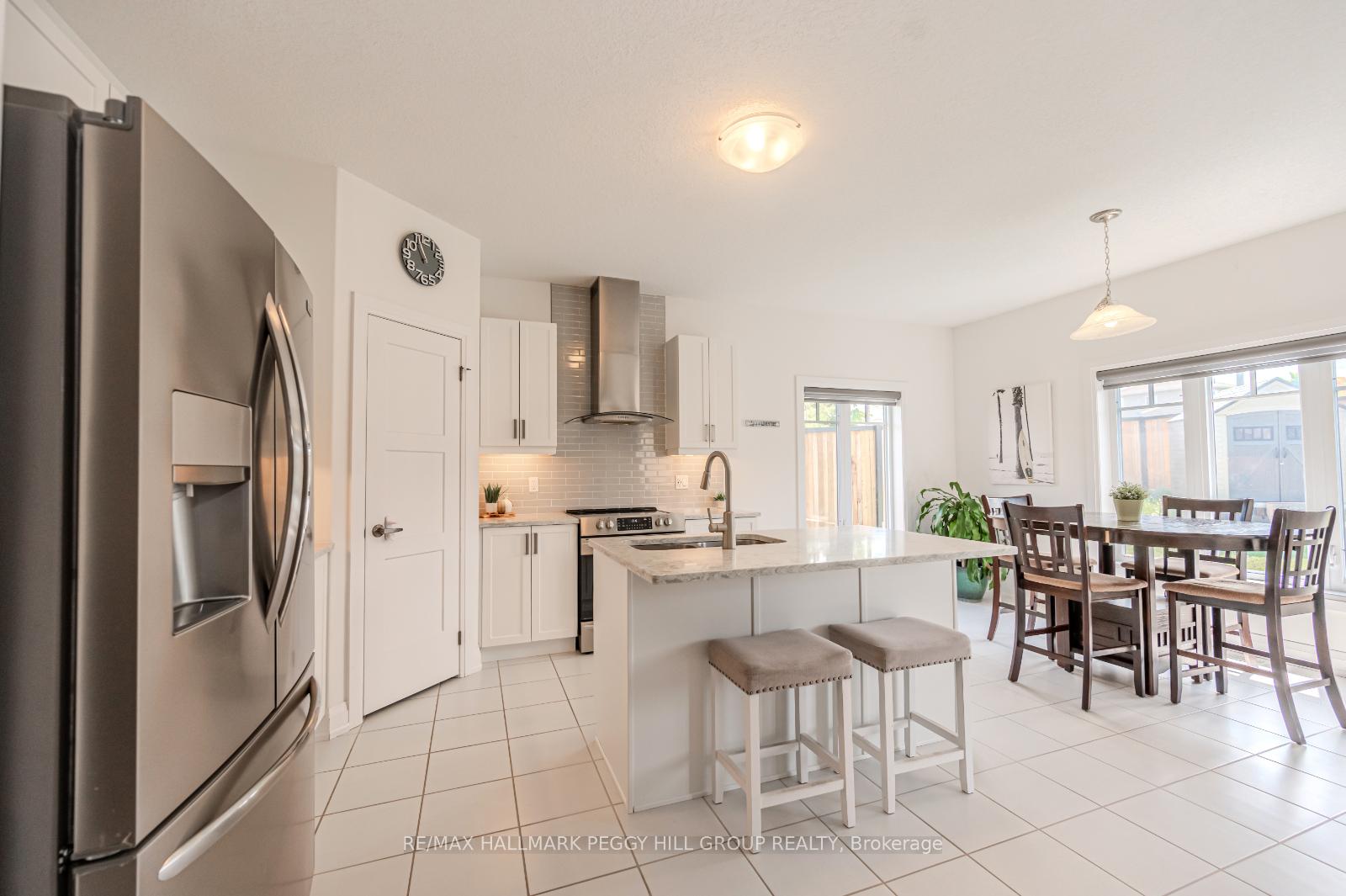 Photo 11 of 45 Pennell Drive, Barrie, Ardagh — HOMEH