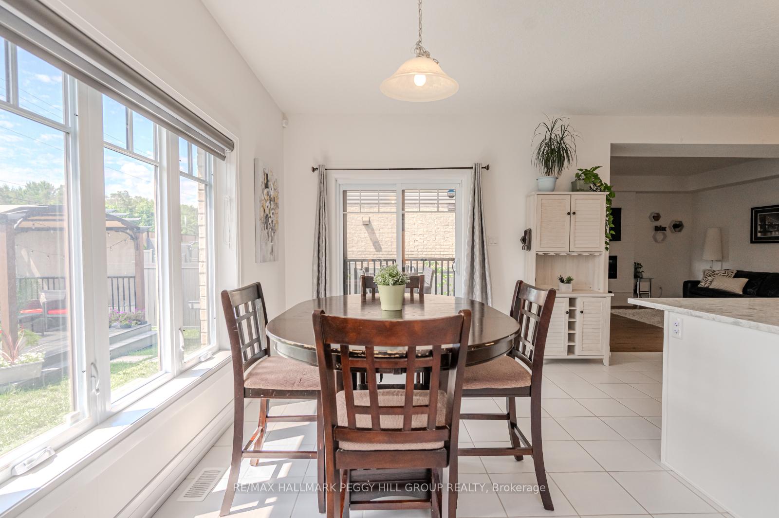 Photo 5 of 45 Pennell Drive, Barrie, Ardagh — HOMEH