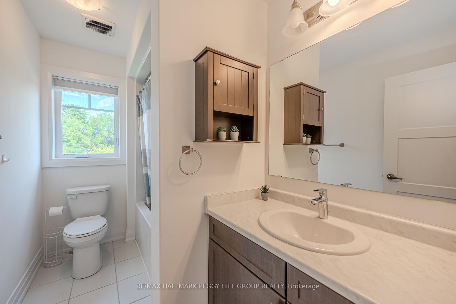 Photo 13 of 45 Pennell Drive, Barrie, Ardagh — HOMEH