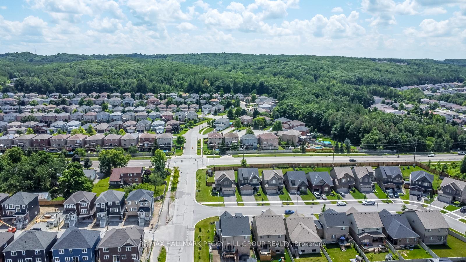 Photo 17 of 45 Pennell Drive, Barrie, Ardagh — HOMEH