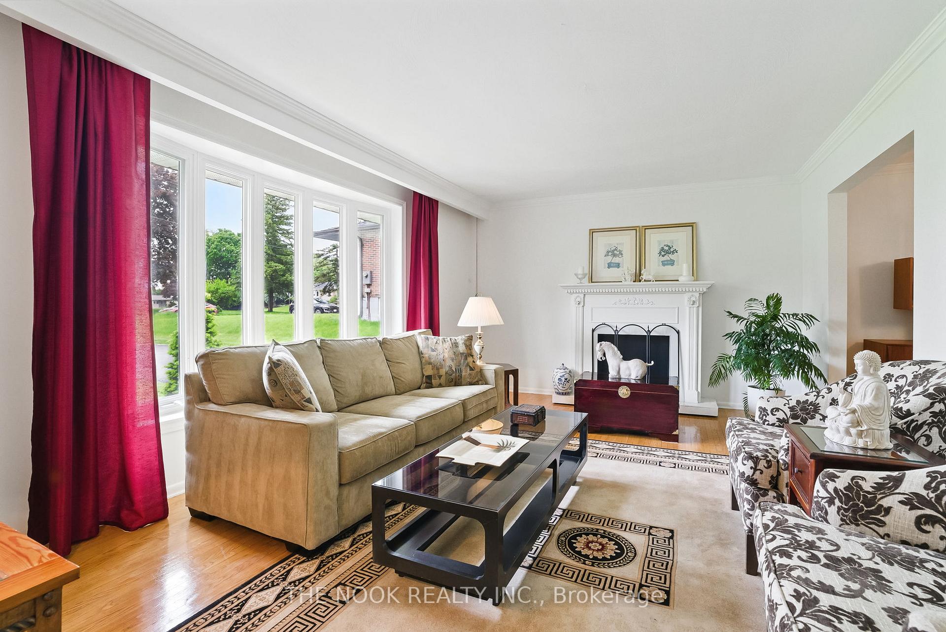 Photo 4 of 14 Carwin Crescent, Ajax, Central West — HOMEH