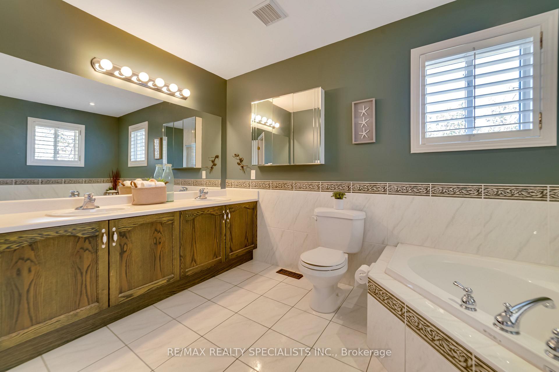 Photo 15 of 2 Torada Court, Brampton, Snelgrove — HOMEH