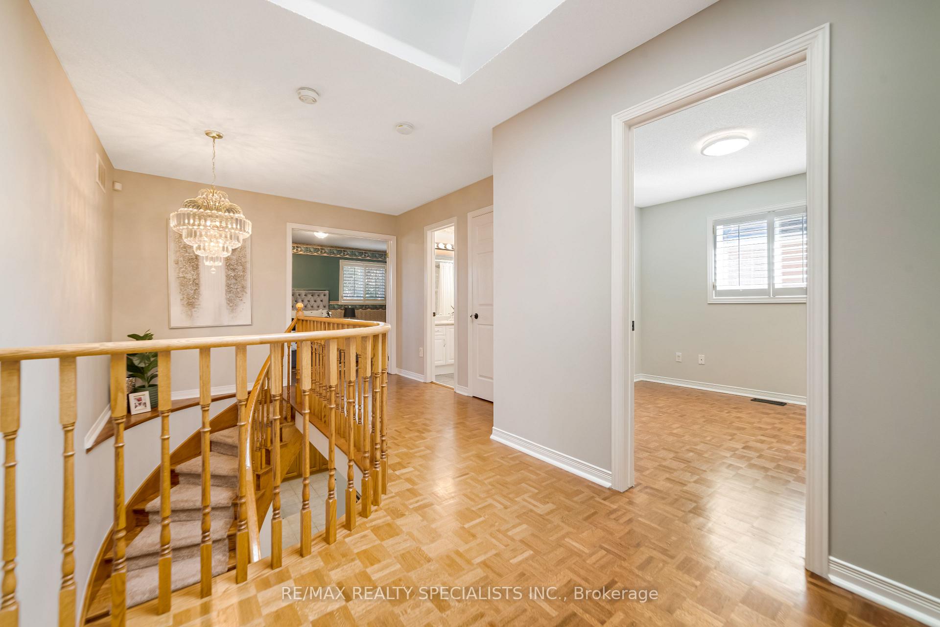 Photo 17 of 2 Torada Court, Brampton, Snelgrove — HOMEH