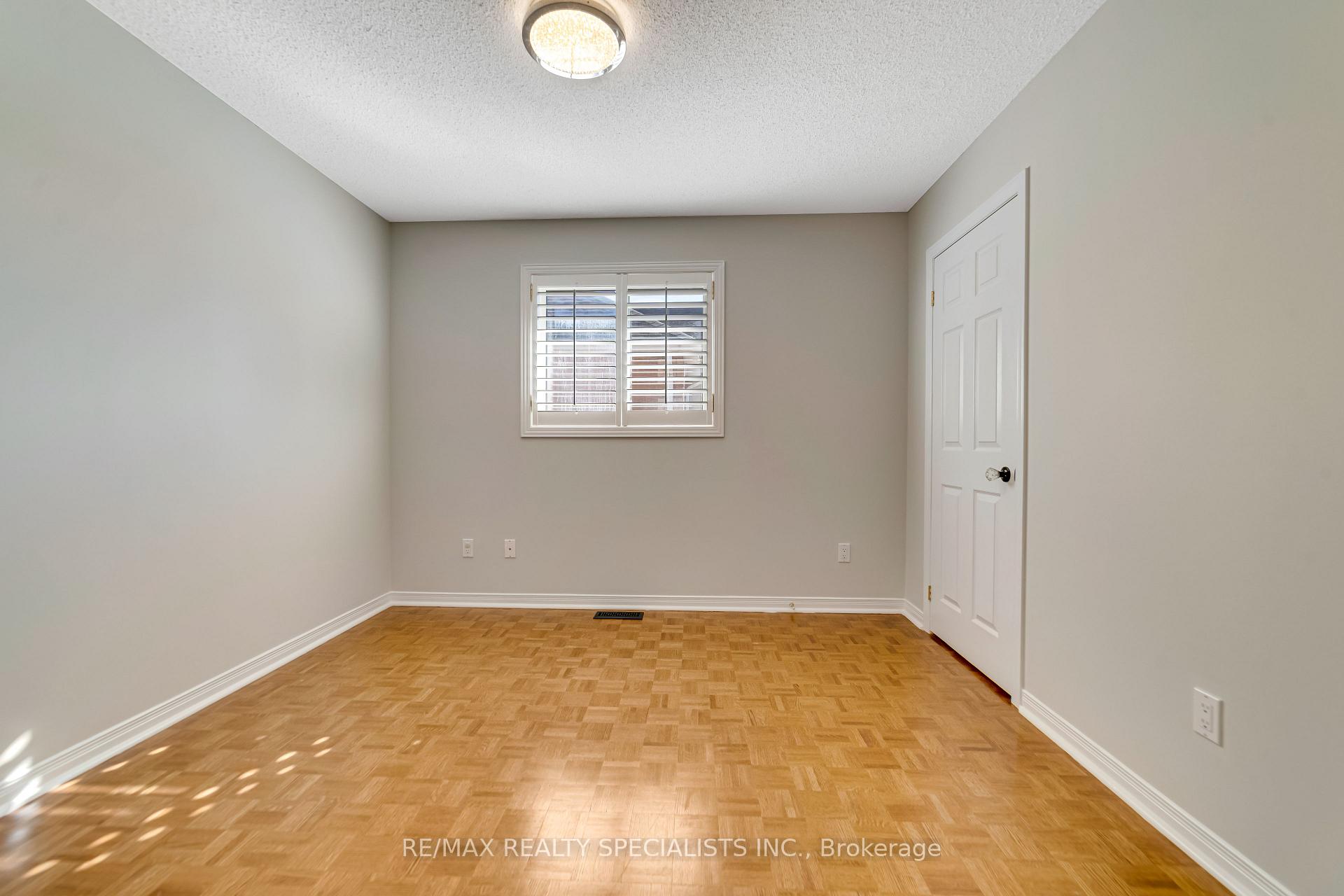 Photo 19 of 2 Torada Court, Brampton, Snelgrove — HOMEH