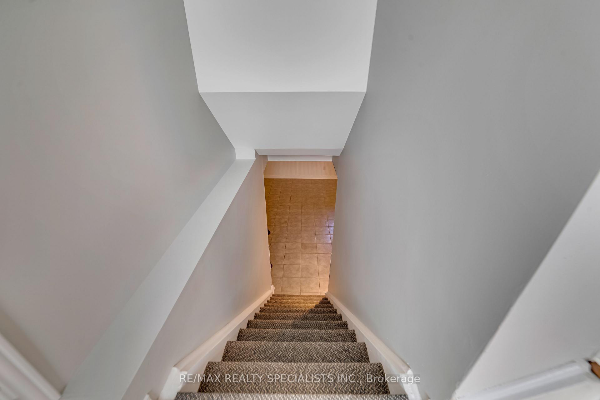 Photo 25 of 2 Torada Court, Brampton, Snelgrove — HOMEH