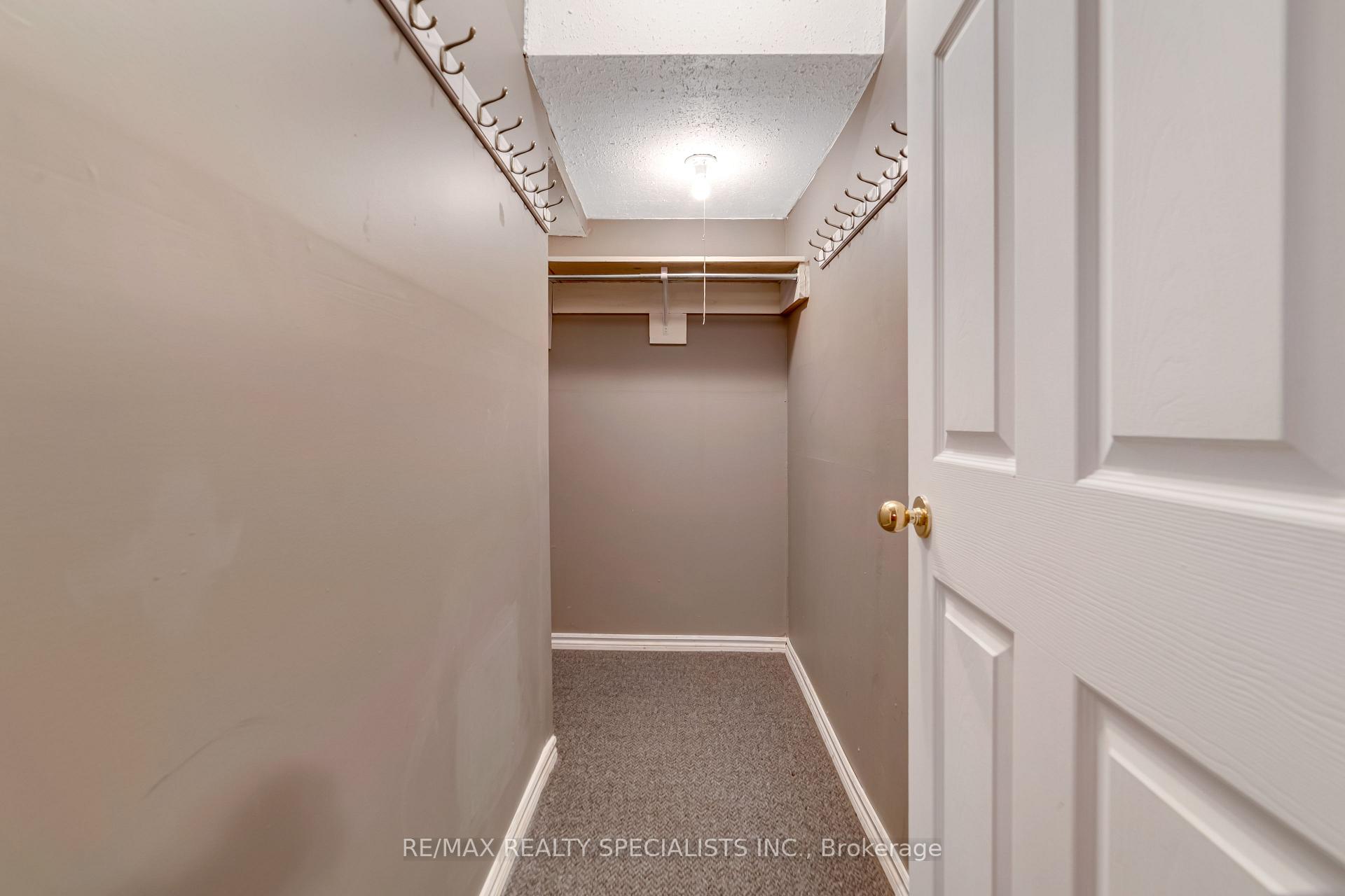 Photo 33 of 2 Torada Court, Brampton, Snelgrove — HOMEH