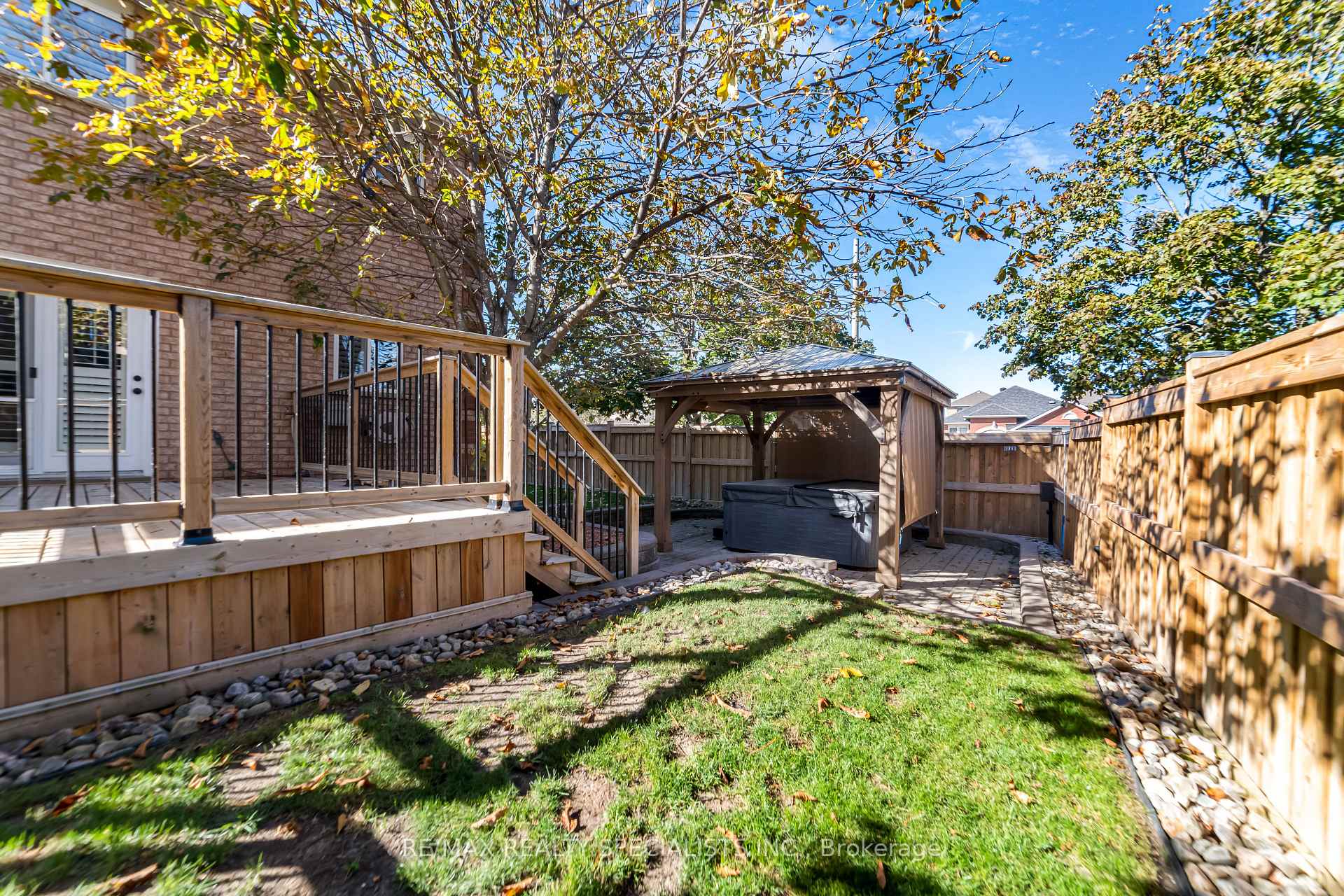 Photo 40 of 2 Torada Court, Brampton, Snelgrove — HOMEH