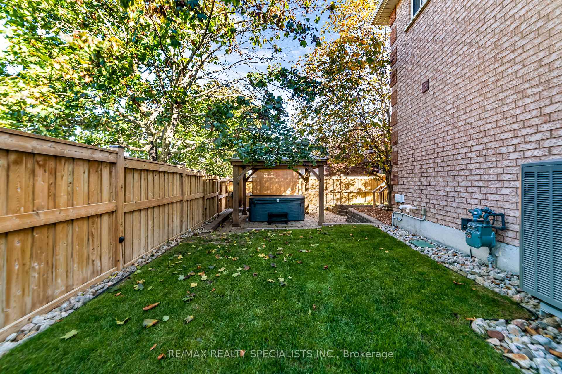 Photo 42 of 2 Torada Court, Brampton, Snelgrove — HOMEH