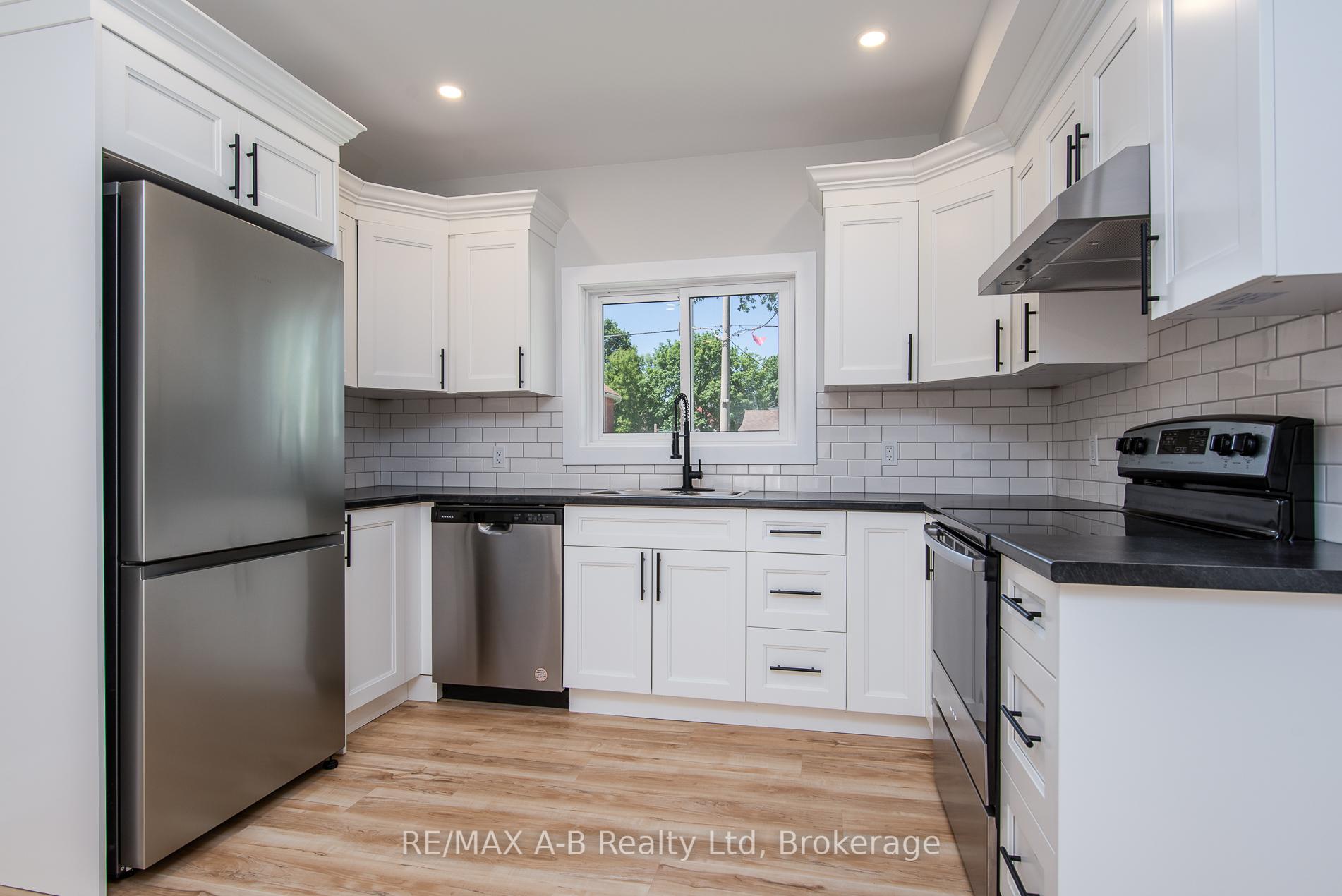 Photo 5 of 124 King Street, Stratford — HOMEH