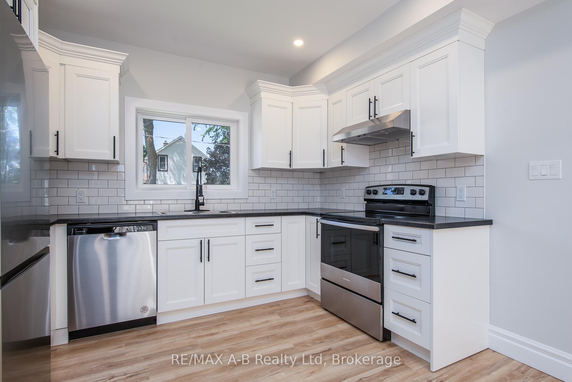 Photo 2 of 124 King Street, Stratford — HOMEH
