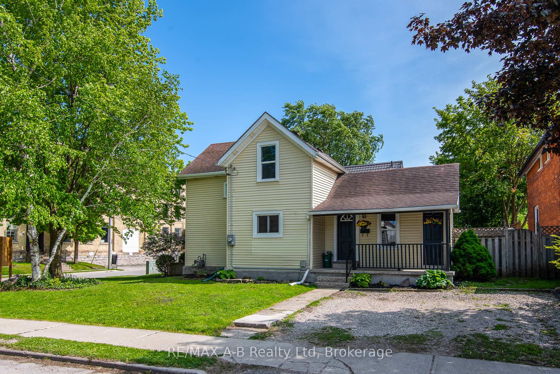Photo 14 of 124 King Street, Stratford — HOMEH