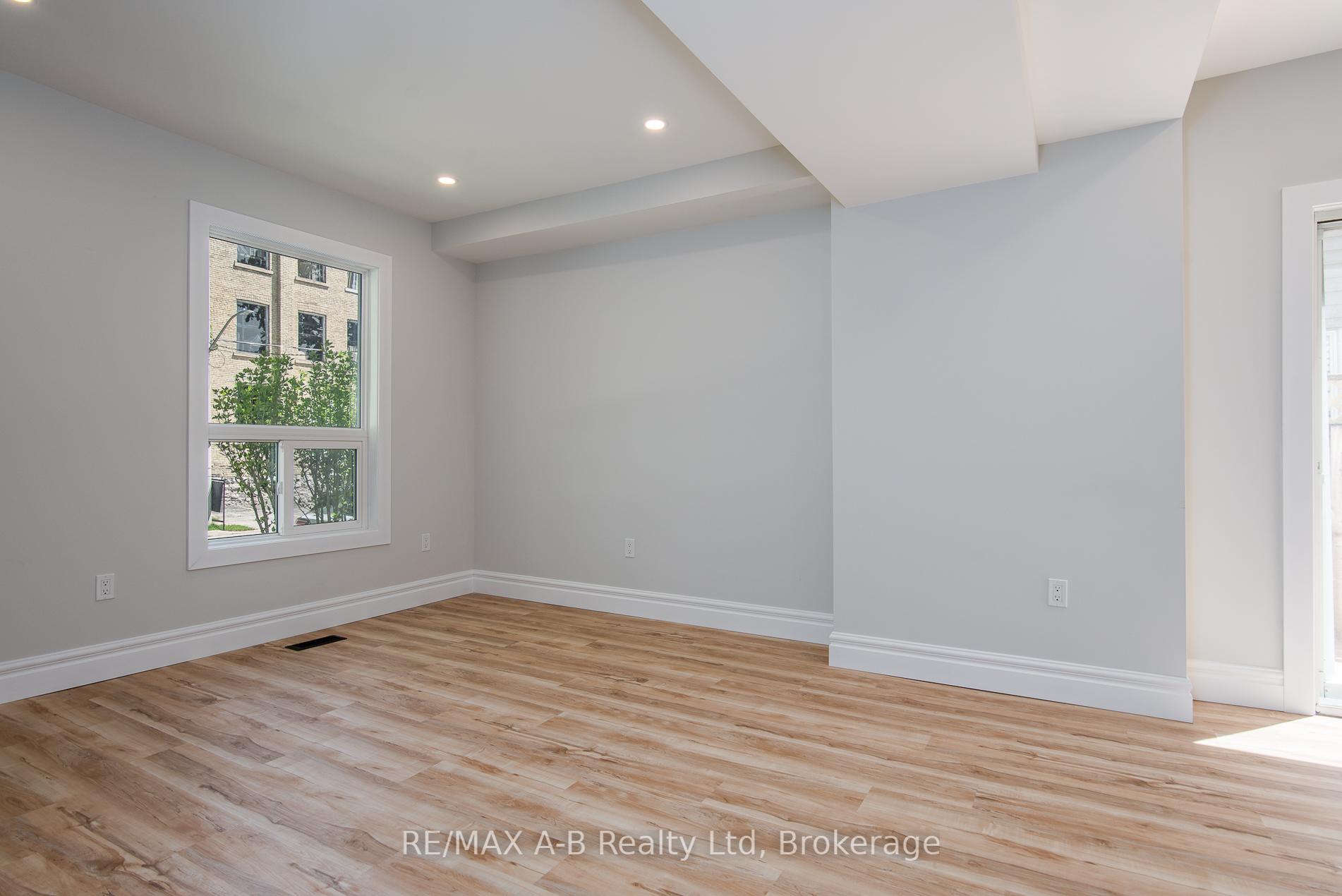 Photo 13 of 124 King Street, Stratford — HOMEH