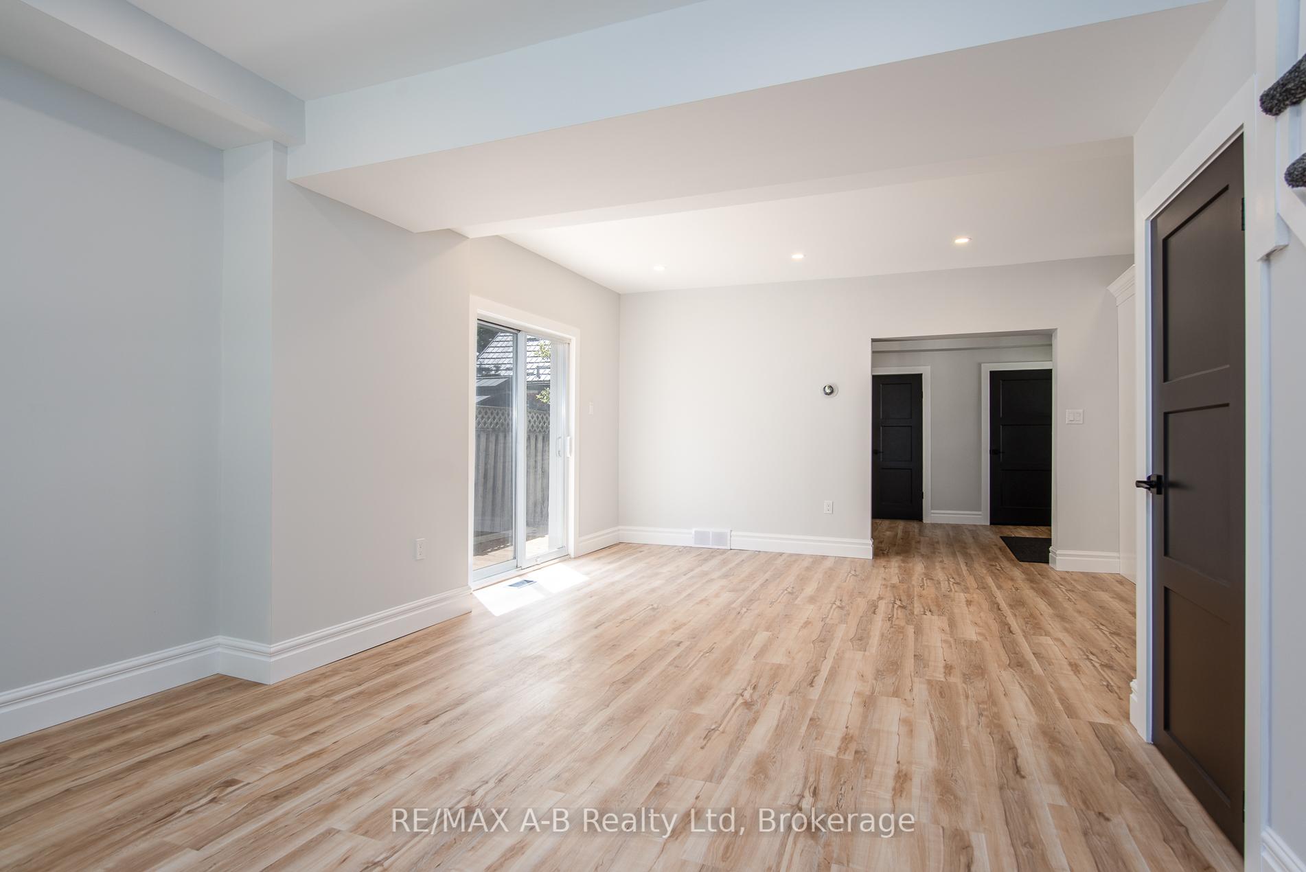 Photo 3 of 124 King Street, Stratford — HOMEH