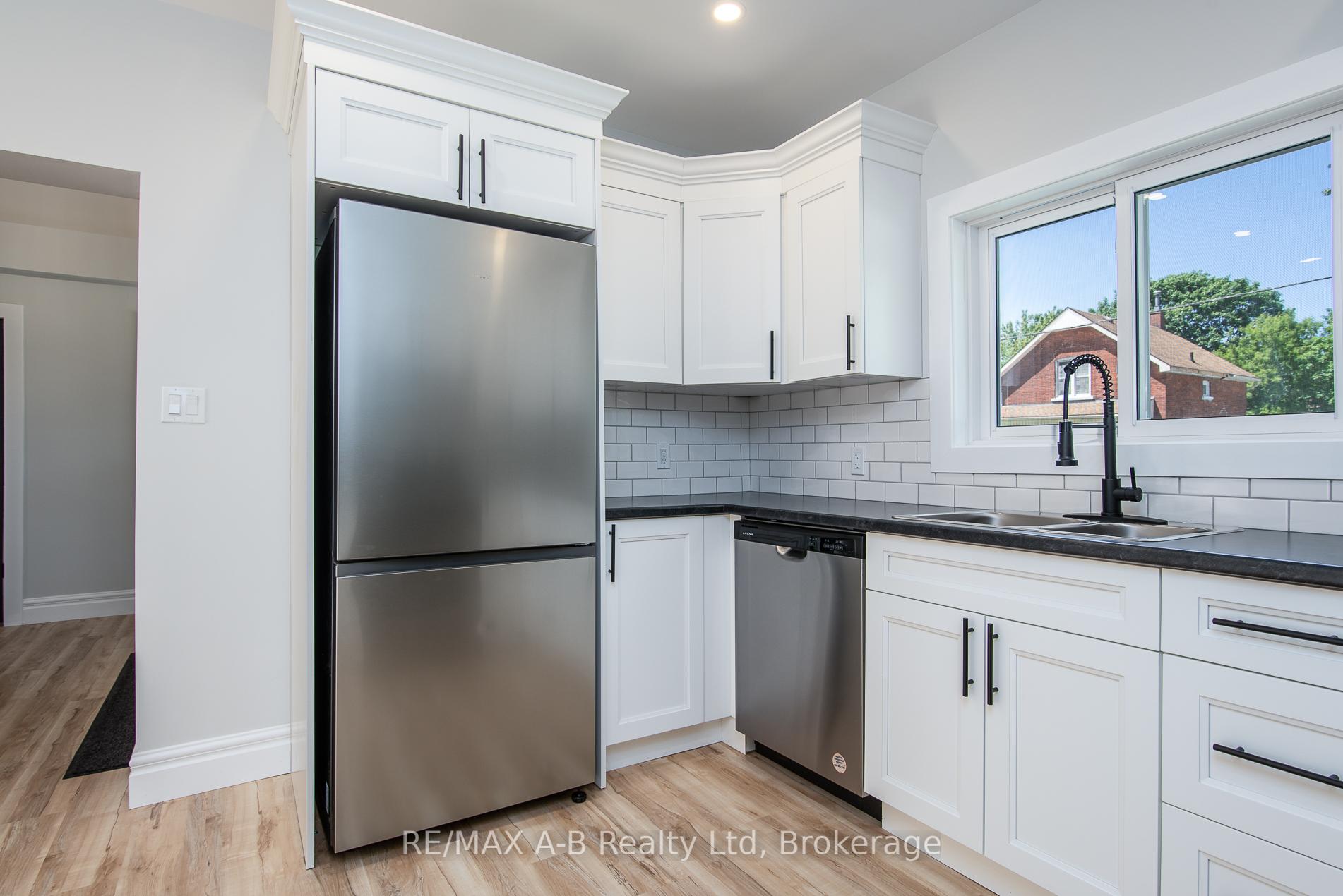 Photo 17 of 124 King Street, Stratford — HOMEH