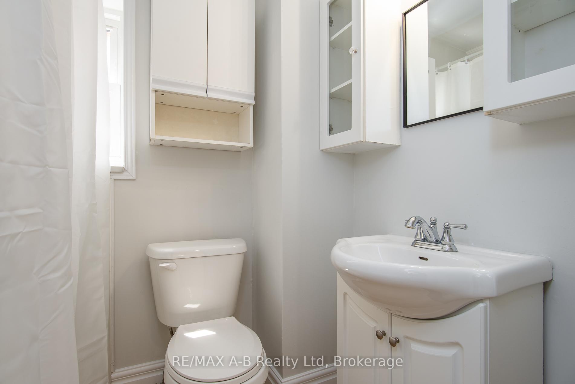 Photo 15 of 124 King Street, Stratford — HOMEH