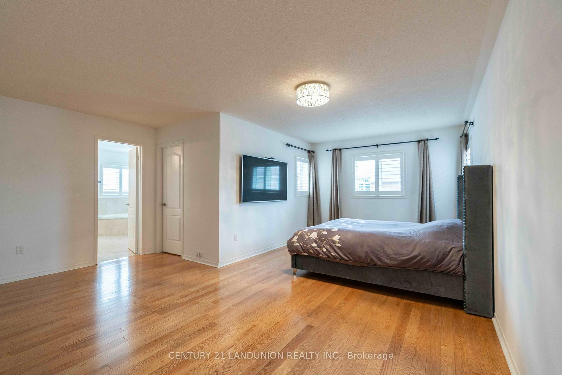 Photo 11 of 58 Stricker Avenue, Markham, Wismer — HOMEH